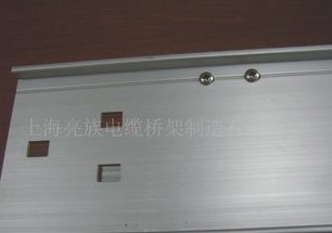 鍍鋅金屬橋架有著什么優(yōu)勢？