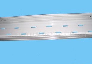 橋架強度大、結(jié)構(gòu)輕、造價低